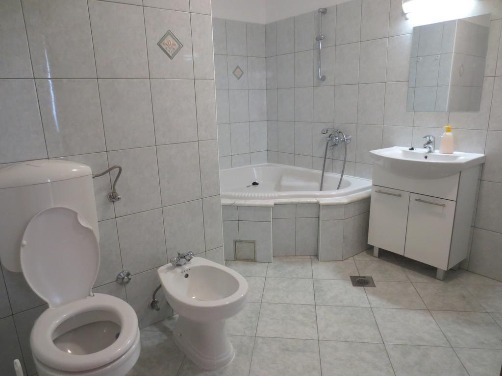 Apartments Kovacic Омиш Номер фото