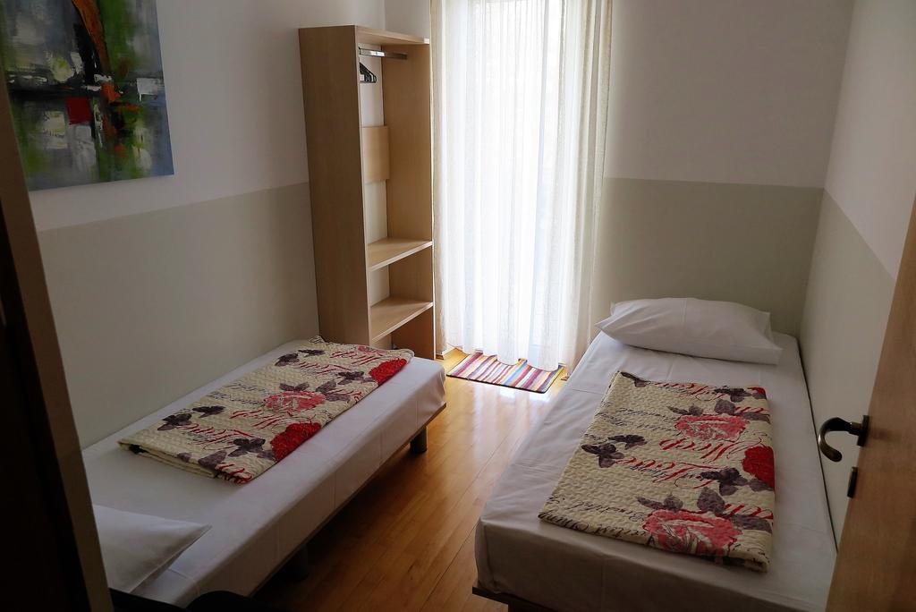Apartments Kovacic Омиш Экстерьер фото