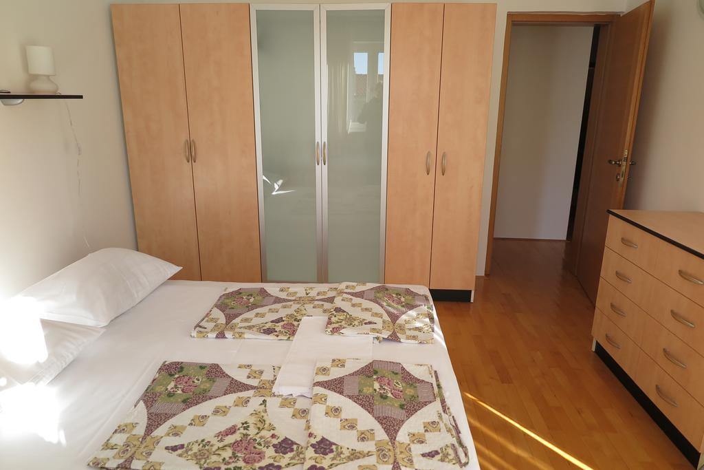 Apartments Kovacic Омиш Экстерьер фото